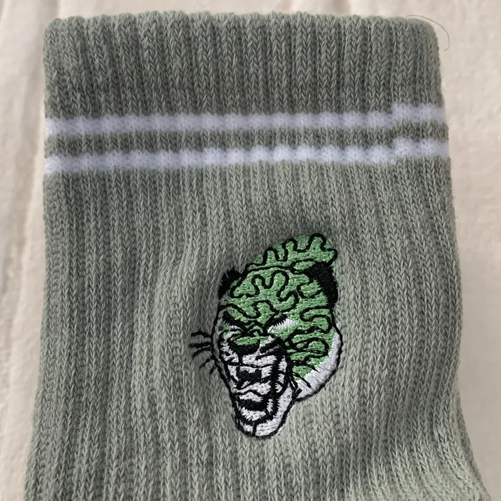 Ed Hardy Ladies Cushioned Mid Crew 5 Pair Socks Olive White Gray Size 4-10
